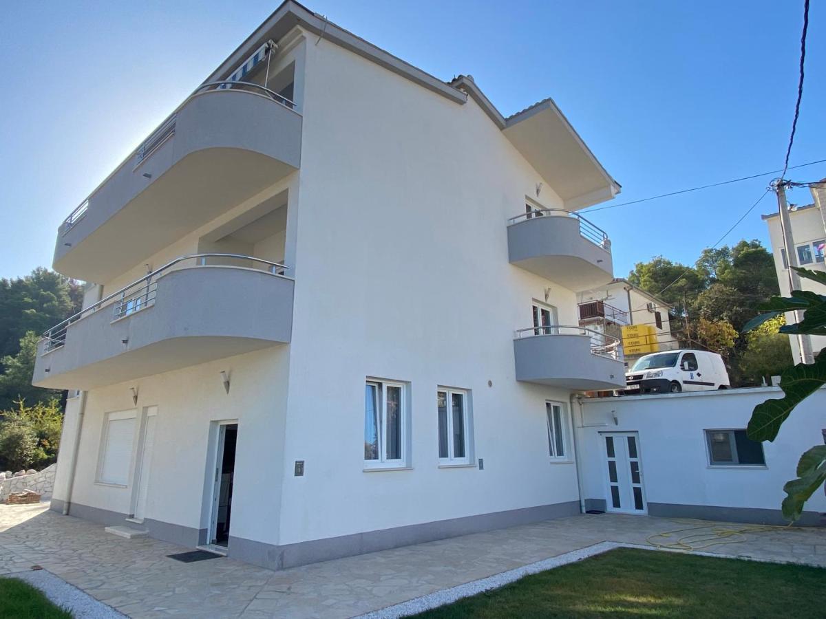 Apartments Antonella Trogir Bagian luar foto