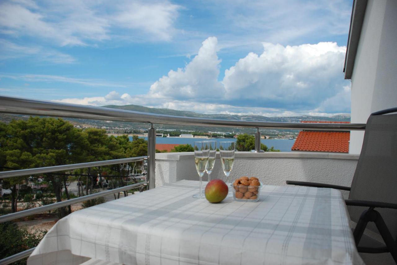 Apartments Antonella Trogir Bagian luar foto