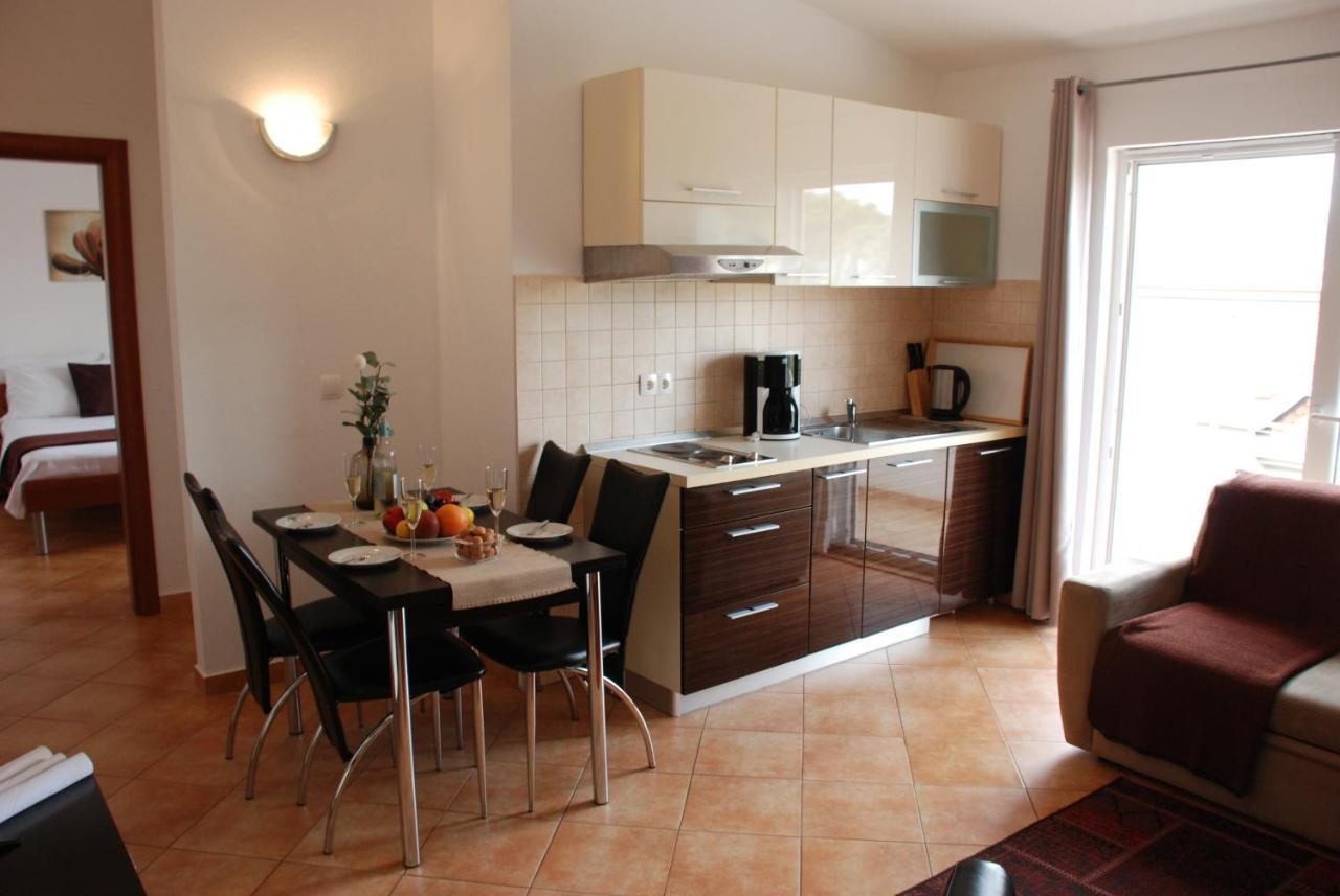 Apartments Antonella Trogir Bagian luar foto