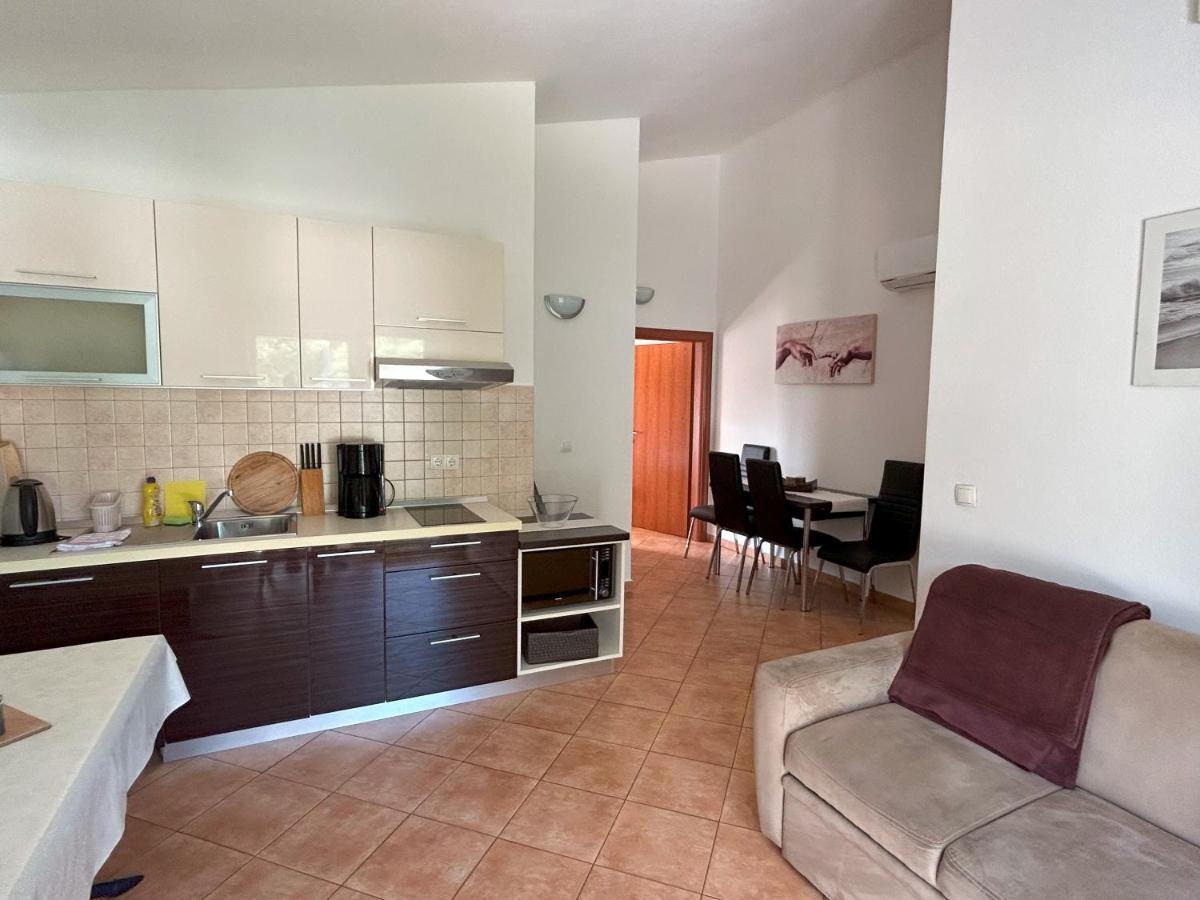 Apartments Antonella Trogir Bagian luar foto