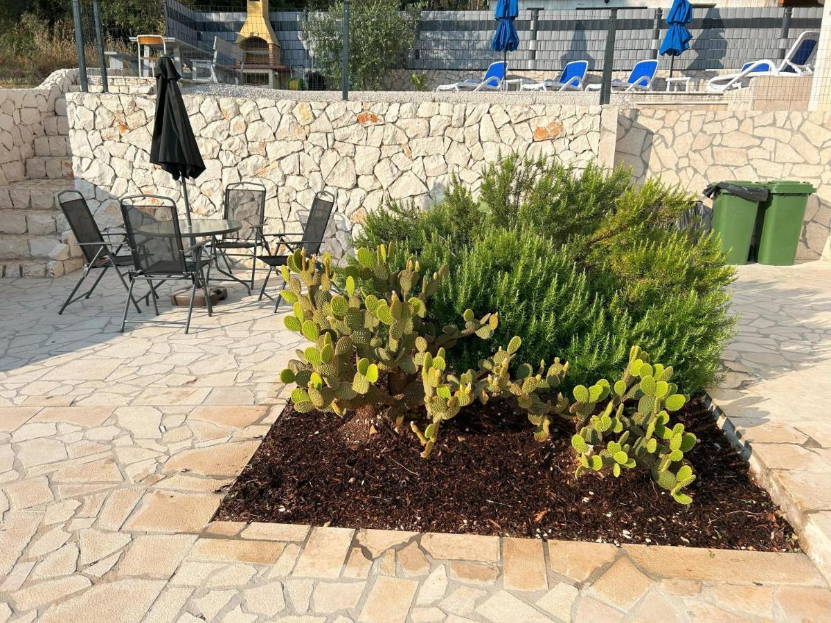 Apartments Antonella Trogir Bagian luar foto