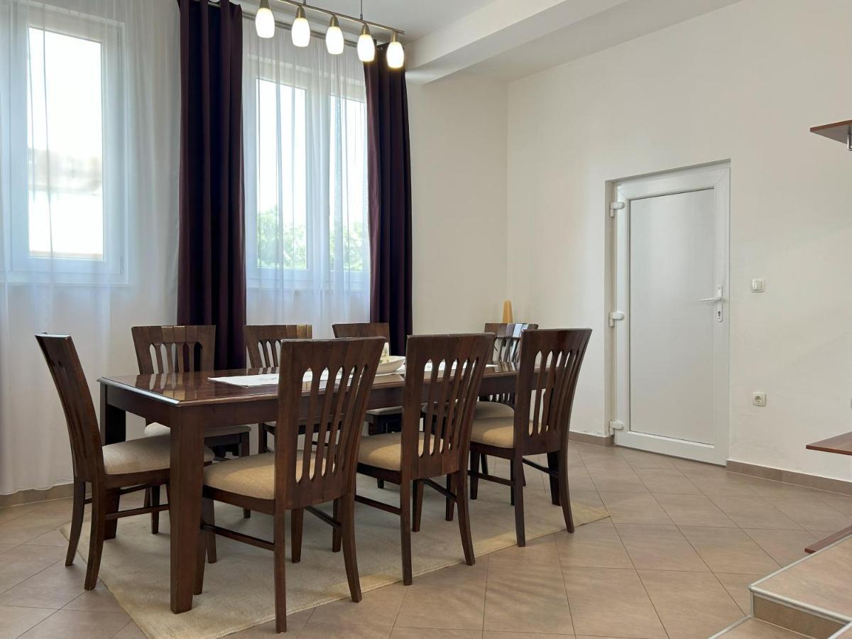 Apartments Antonella Trogir Bagian luar foto