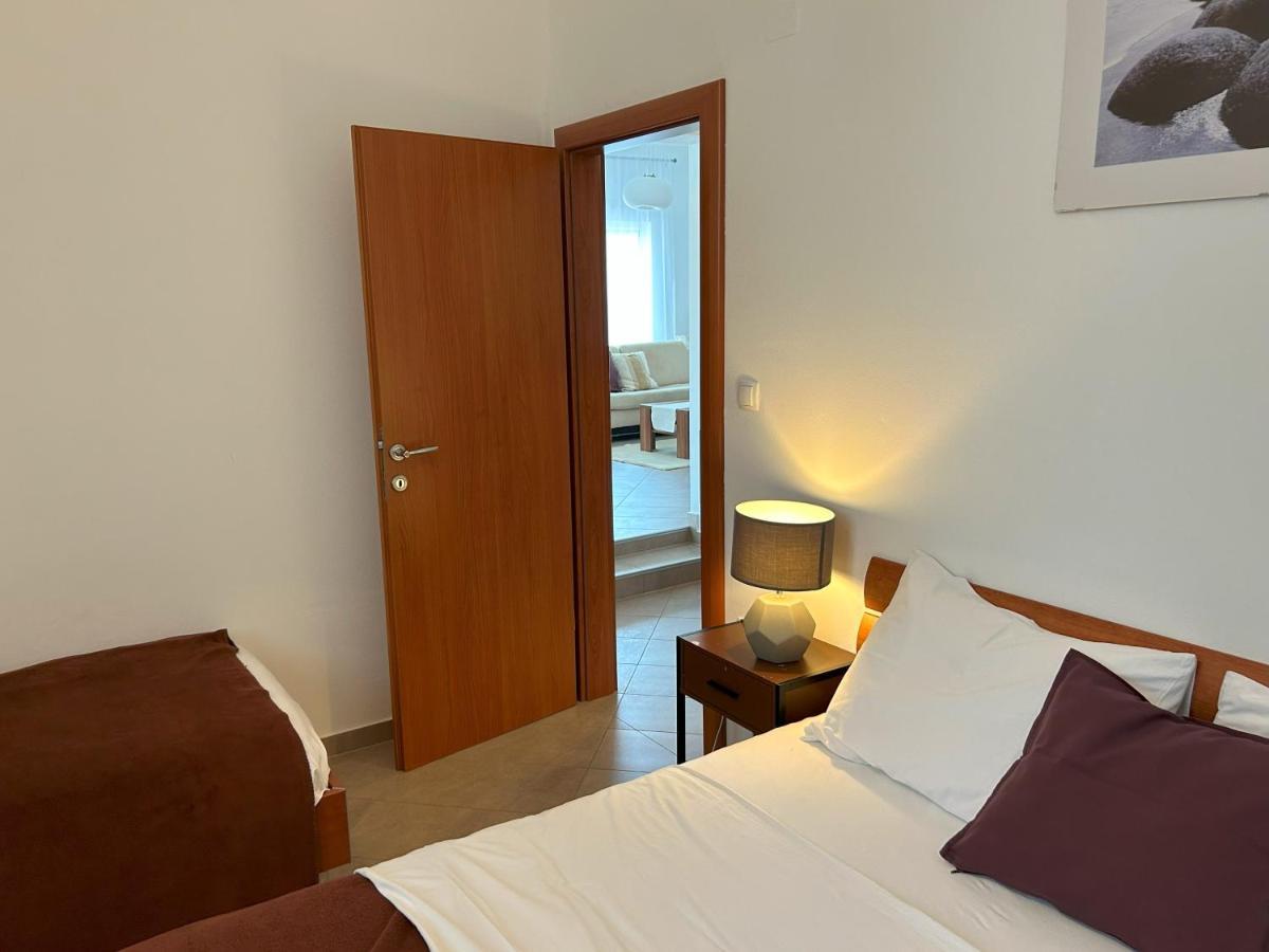 Apartments Antonella Trogir Bagian luar foto