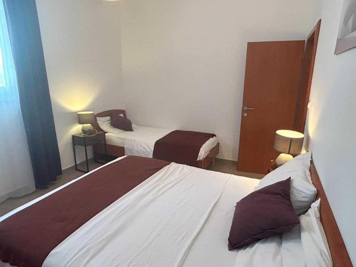 Apartments Antonella Trogir Bagian luar foto