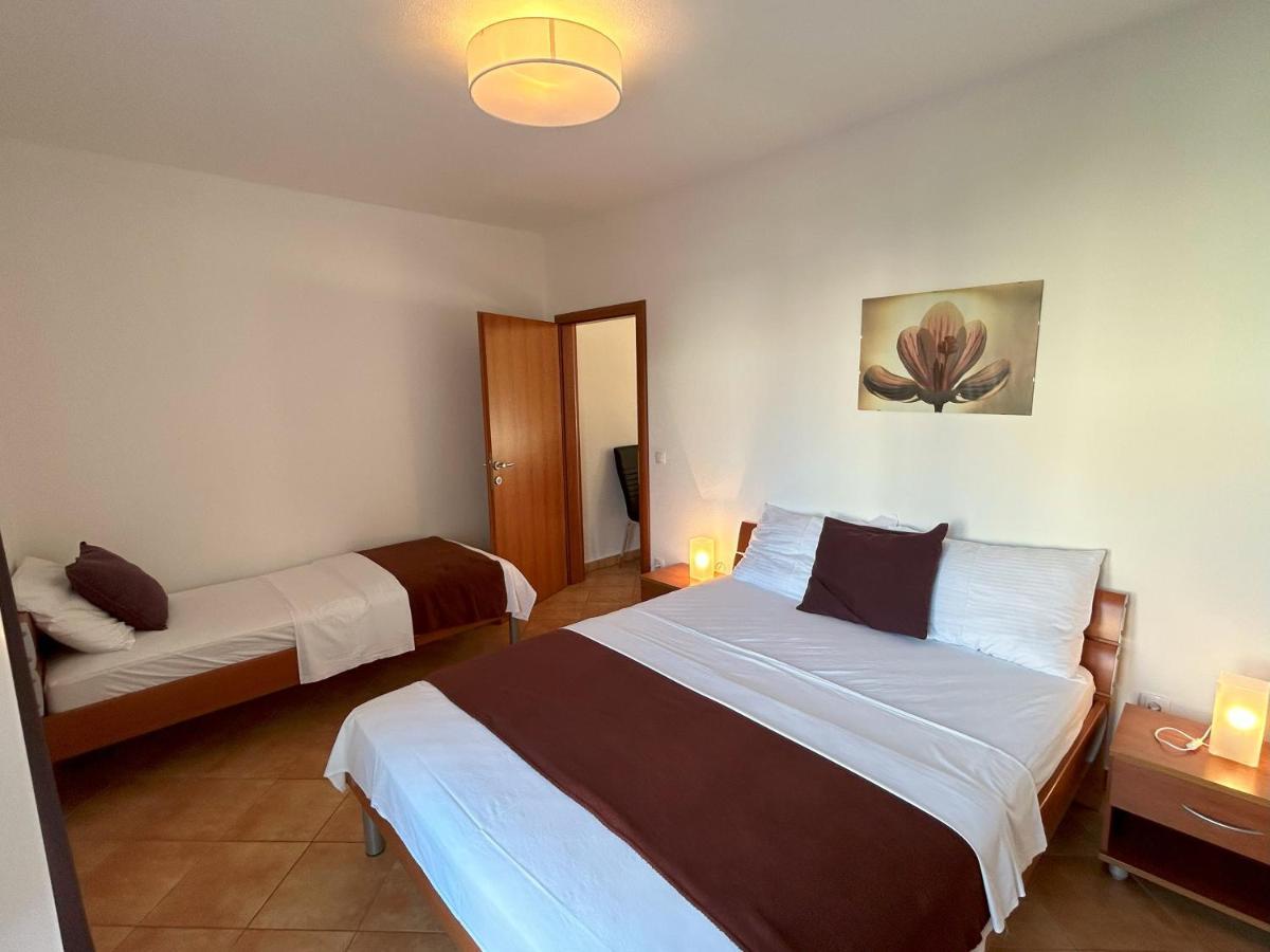 Apartments Antonella Trogir Bagian luar foto