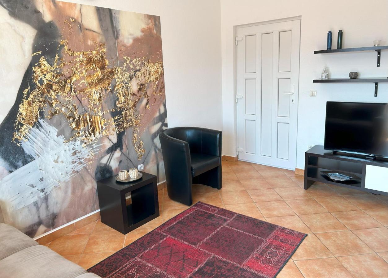 Apartments Antonella Trogir Bagian luar foto