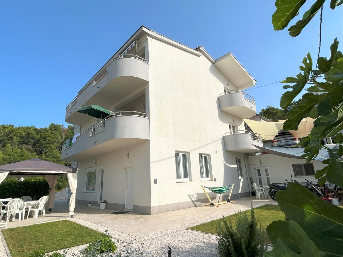 Apartments Antonella Trogir Bagian luar foto