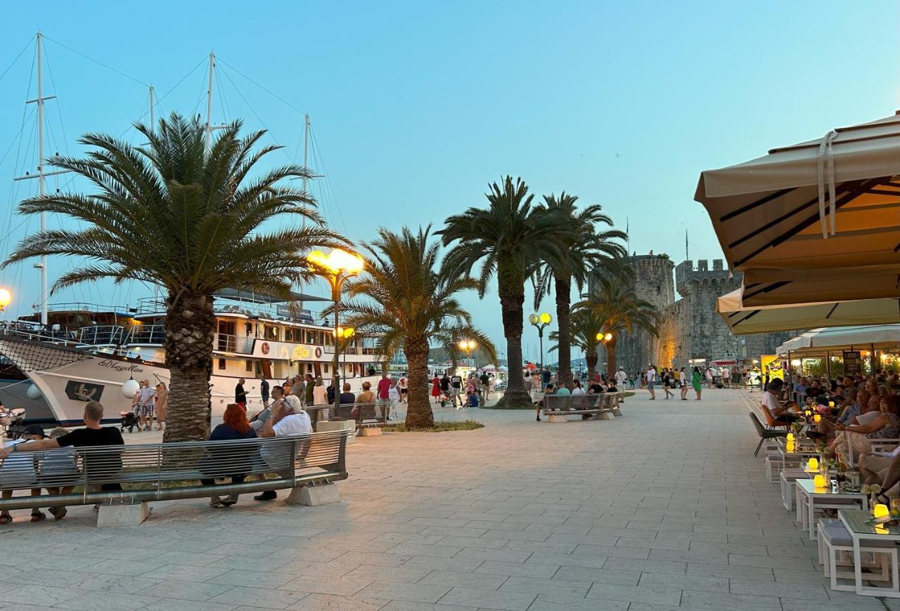 Apartments Antonella Trogir Bagian luar foto