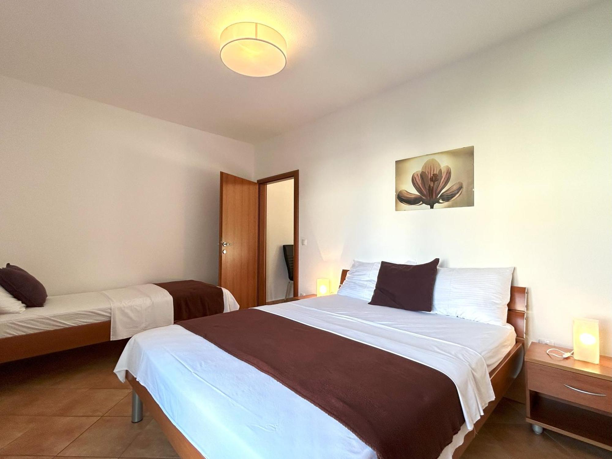 Apartments Antonella Trogir Bagian luar foto