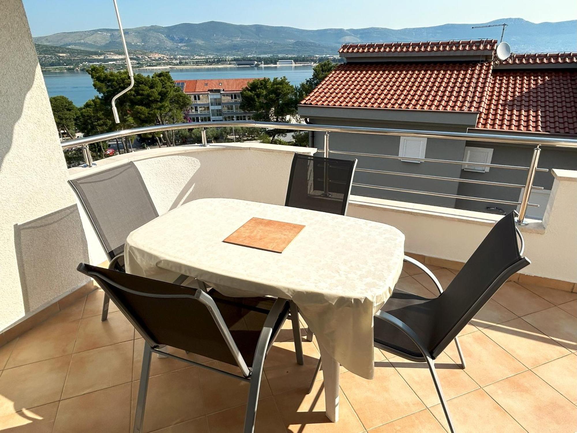 Apartments Antonella Trogir Bagian luar foto