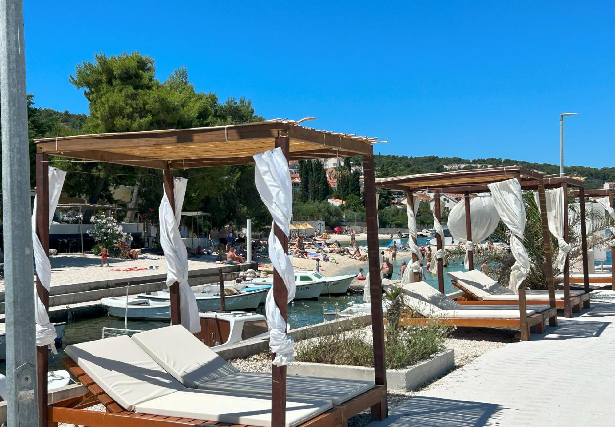 Apartments Antonella Trogir Bagian luar foto