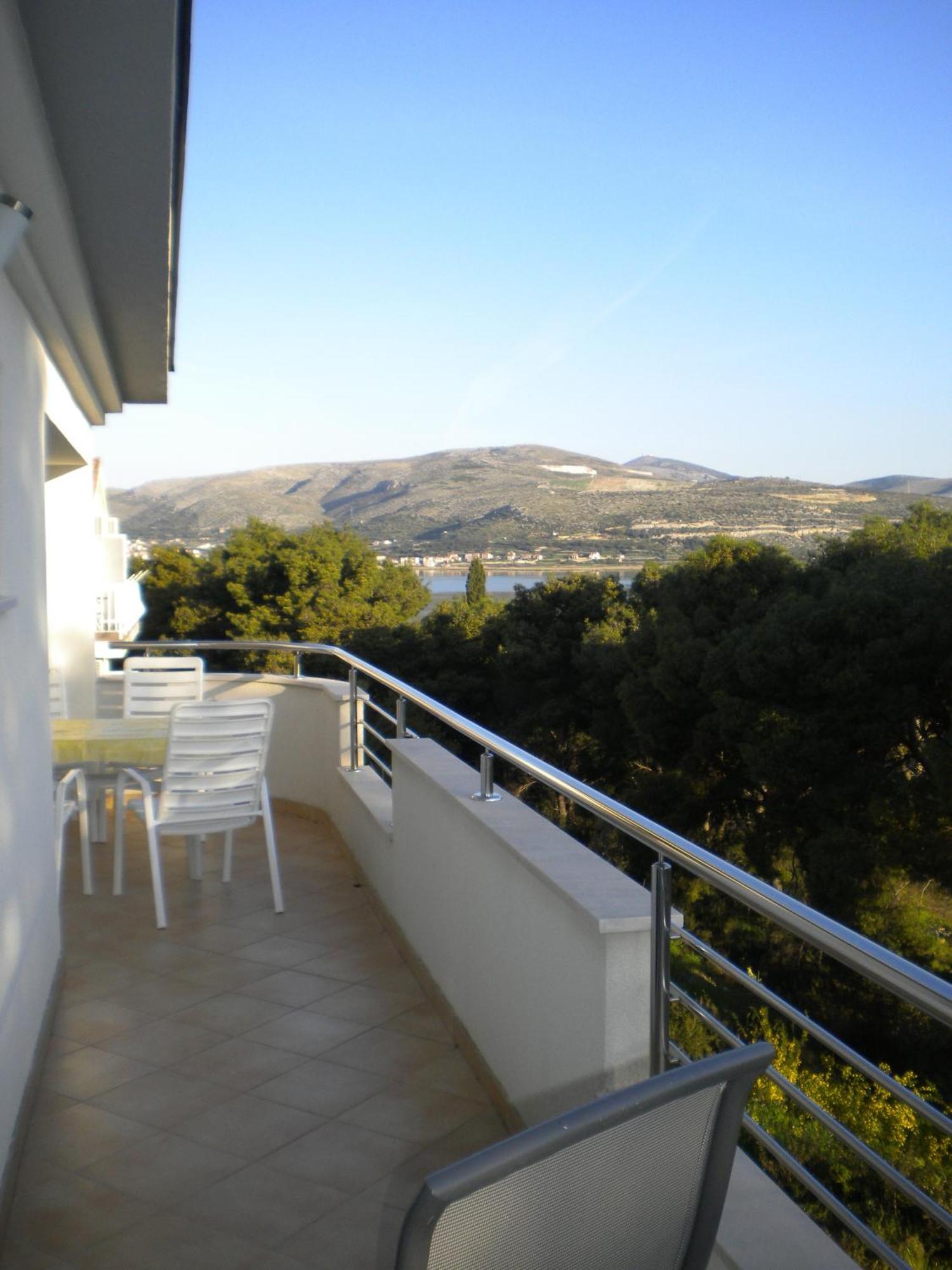 Apartments Antonella Trogir Bagian luar foto